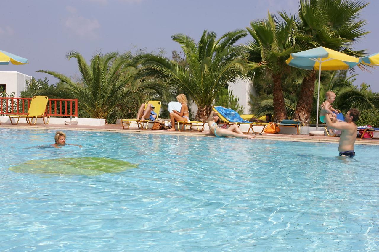 Sunshine Village Hotel (Adults Only) Hersonissos  Esterno foto