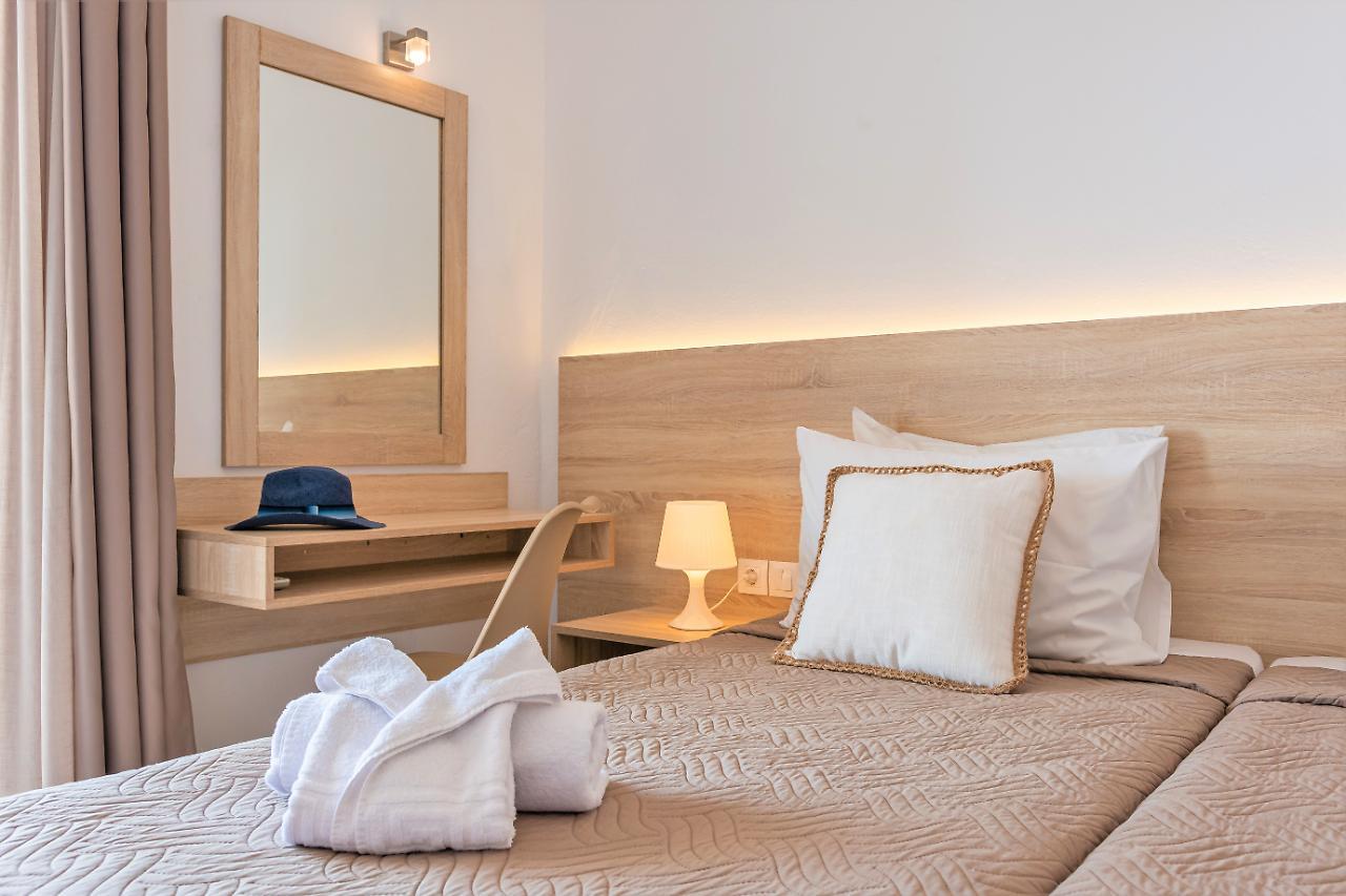 Sunshine Village Hotel (Adults Only) Hersonissos  Esterno foto