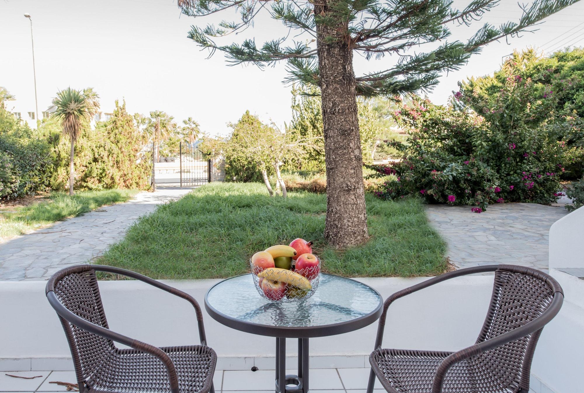 Sunshine Village Hotel (Adults Only) Hersonissos  Esterno foto